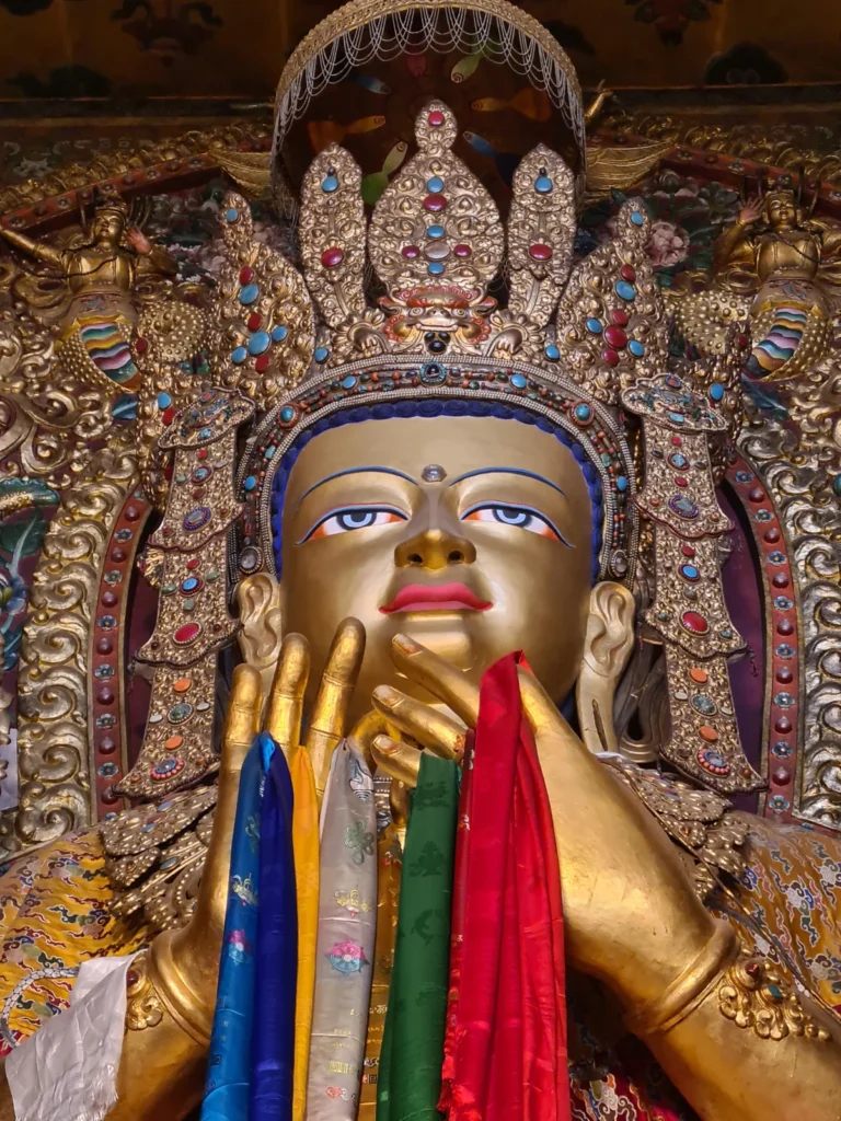 Budha v jednom z chrámov v Tibetskej štvrti